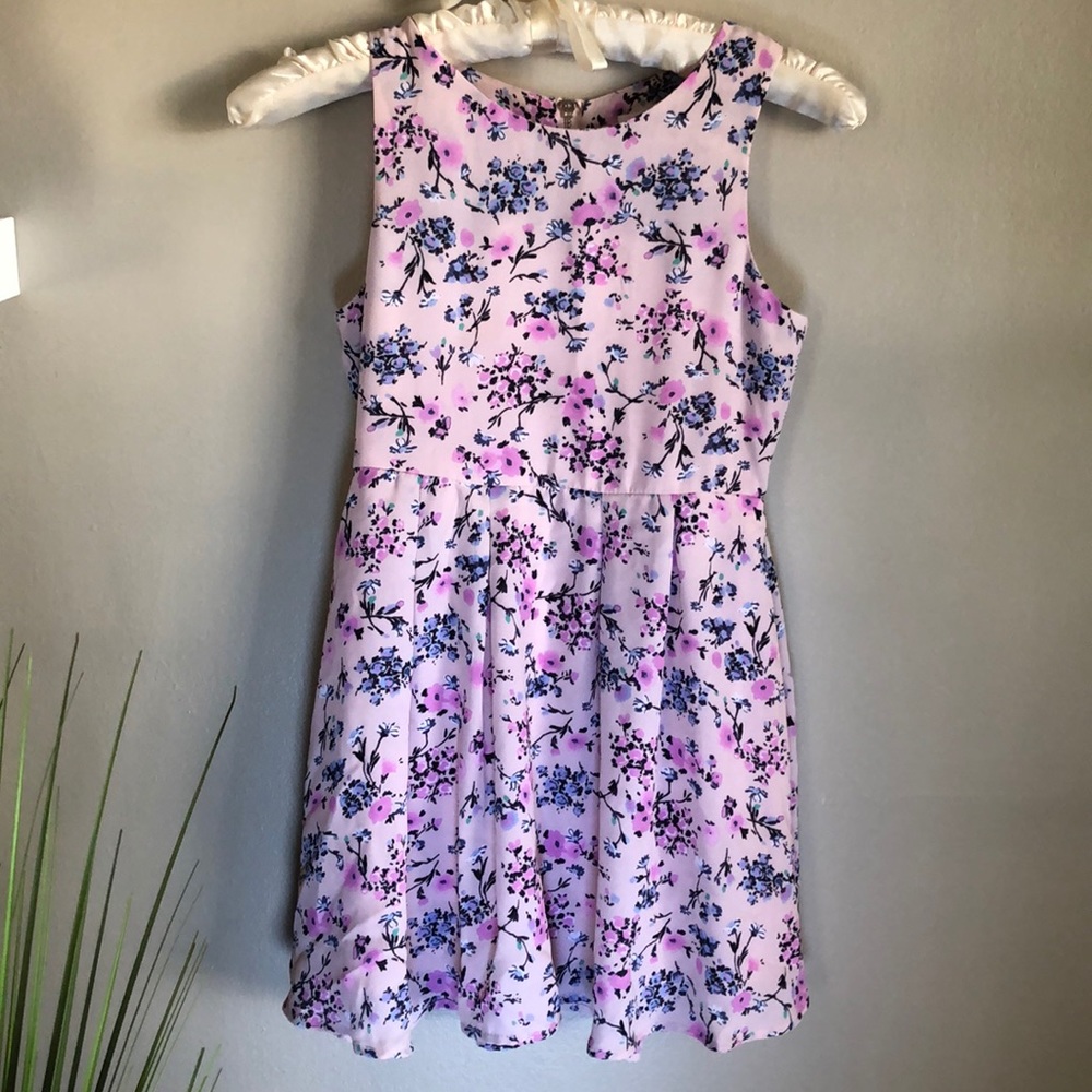 Girls pink dress size S ( 8-10 years old)